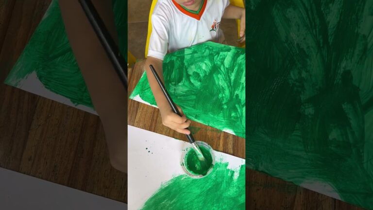 imagenes de niños pintando con temperas